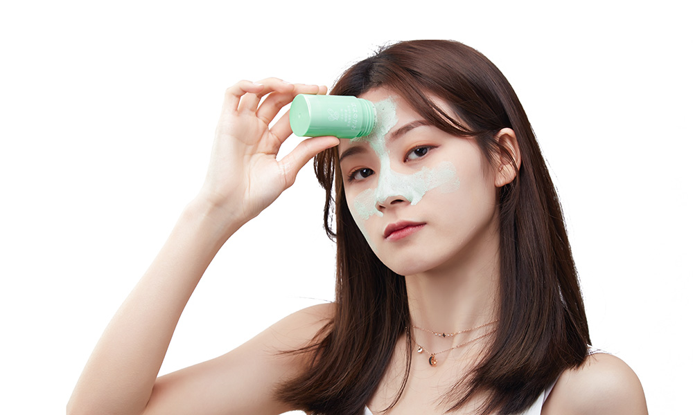 Moisturizing solid mask